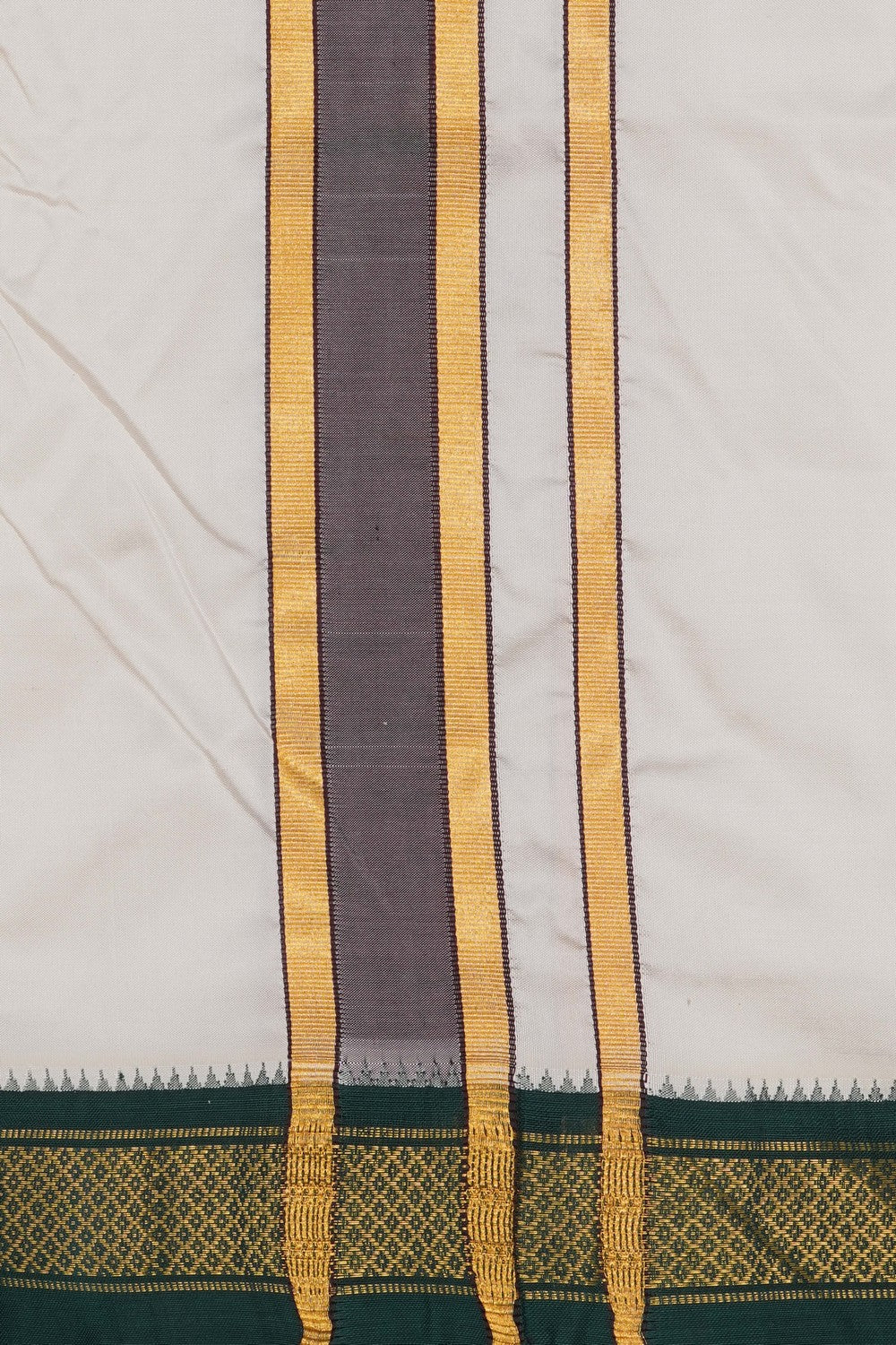 Image of Kanchi Silk Dhoti With Kanduva (8 X 4)