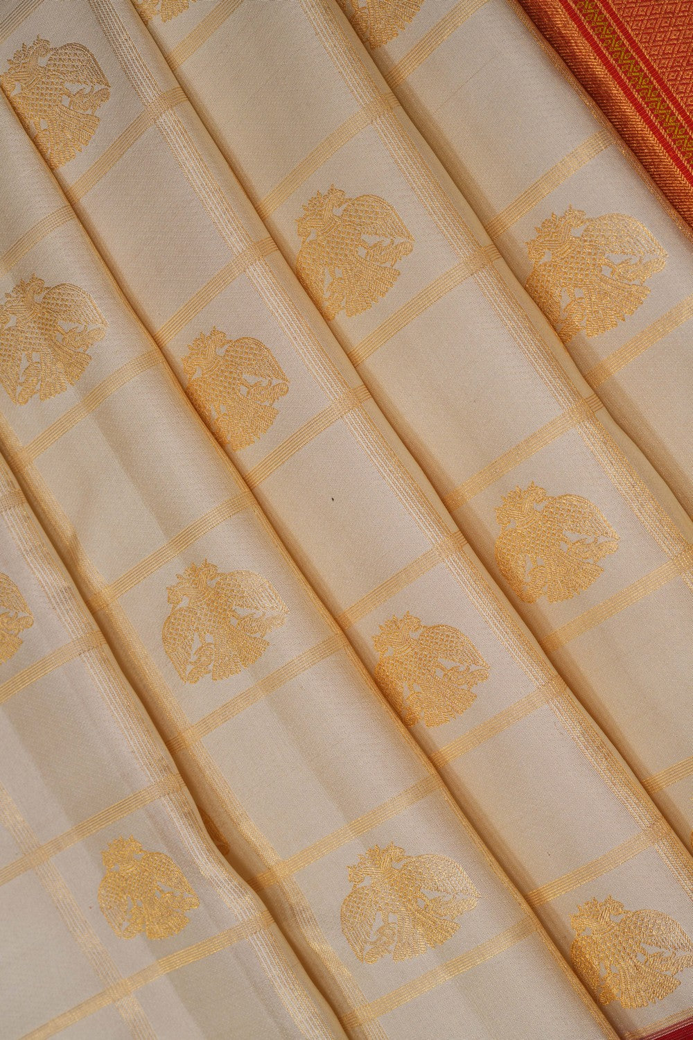 Image of Off-White Kanchipattu Saree