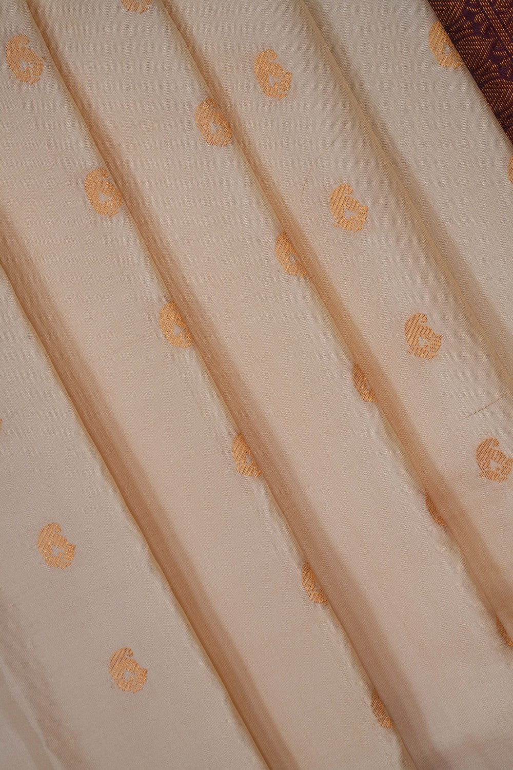 Image of Cream Gadwal Silk Saree