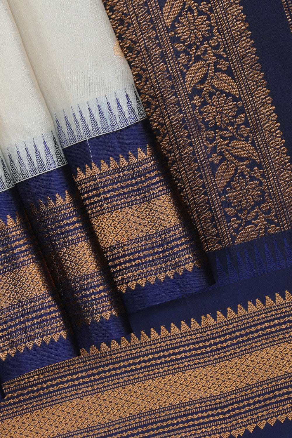 Image of Cream Gadwal Silk Saree