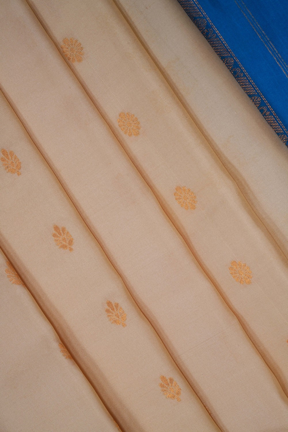Image of Cream Gadwal Silk Saree