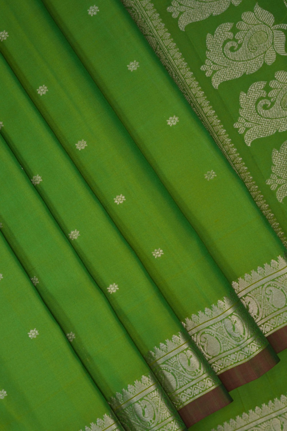 Image of Gadwal Silk Green Saree