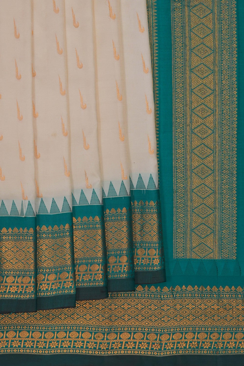 Image of Cream Gadwal Silk Saree
