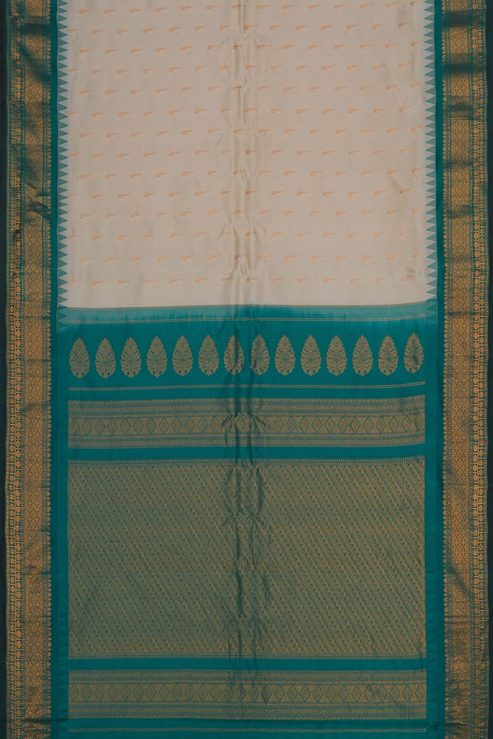 Image of Cream Gadwal Silk Saree