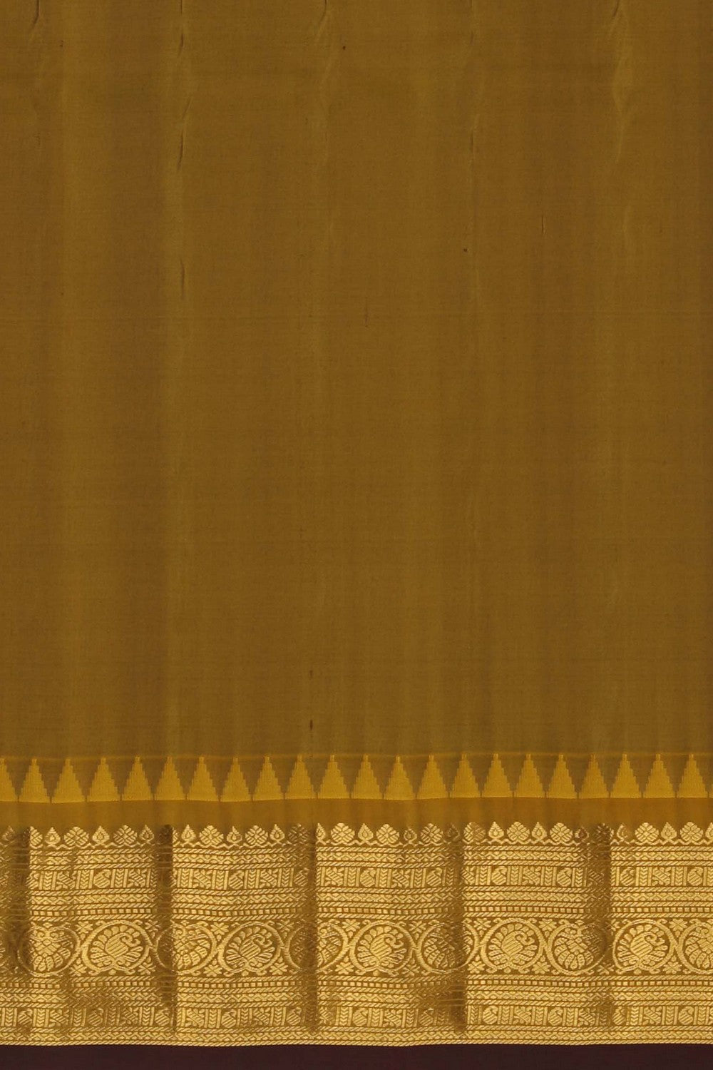 Image of White Gadwal Silk Saree
