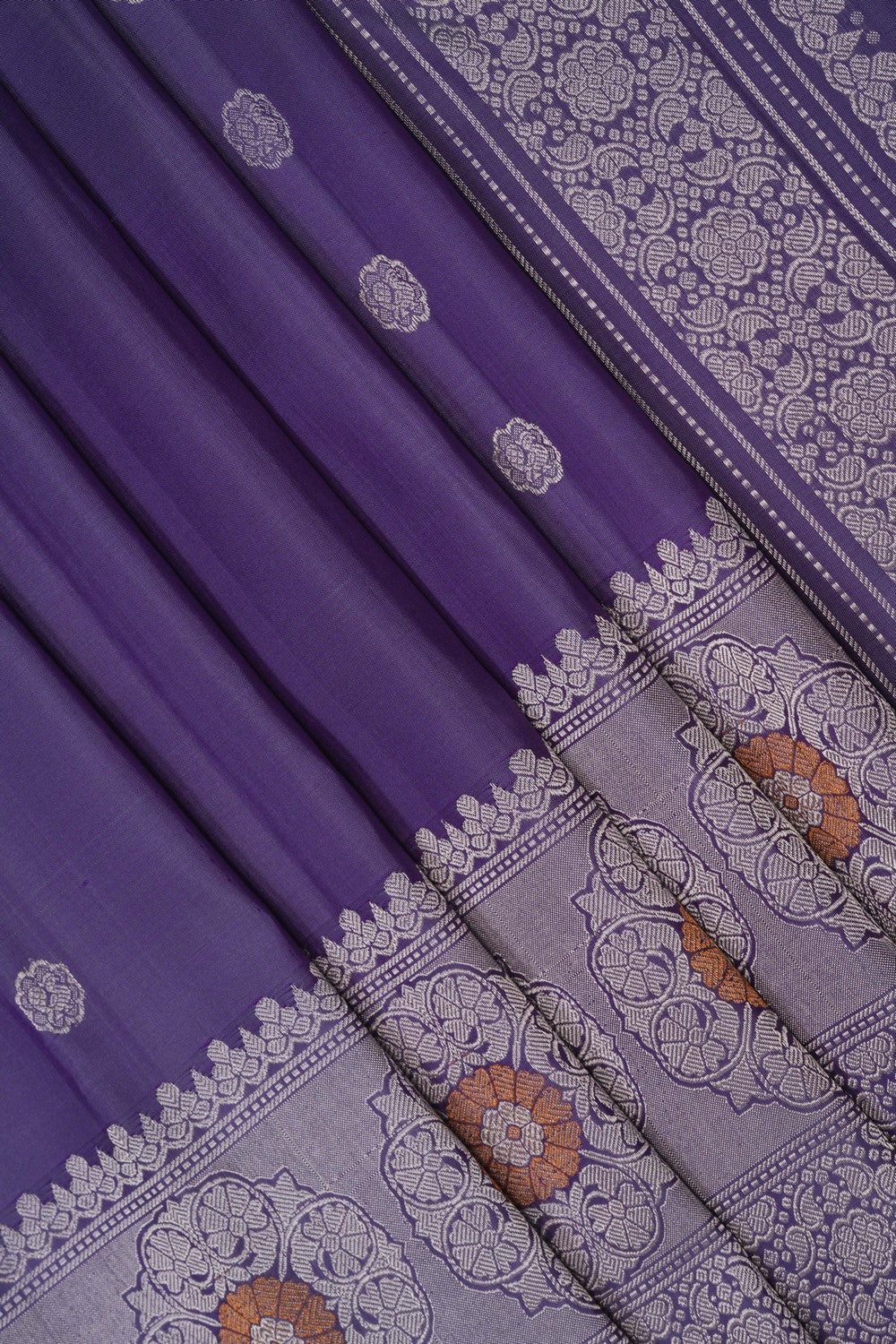 Image of Lavender Purple Gadwal Silk Saree