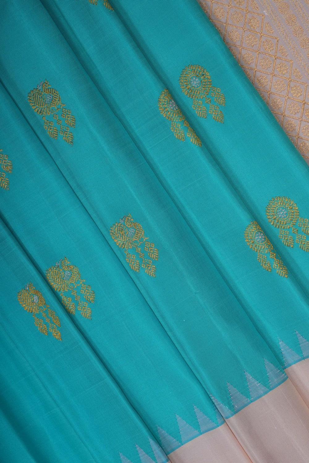 Image of Turquoise Blue Gadwal Silk Saree