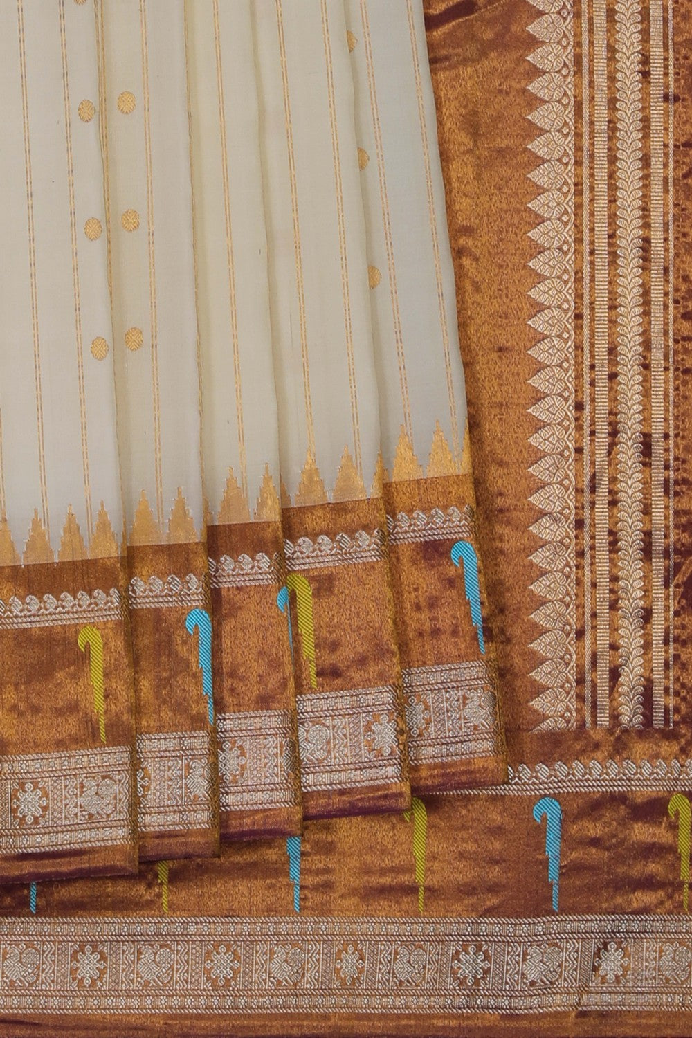 Image of Gadwal Silk Off-White Saree