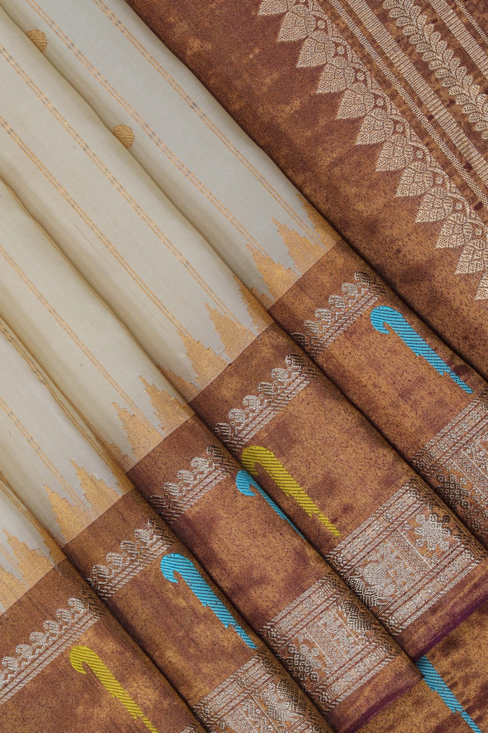 Image of Gadwal Silk Off-White Saree