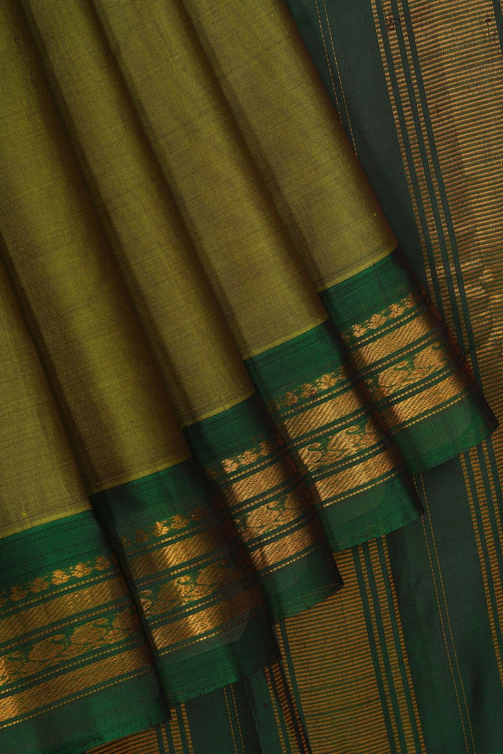 Image of Gadwal Cotton Green Saree