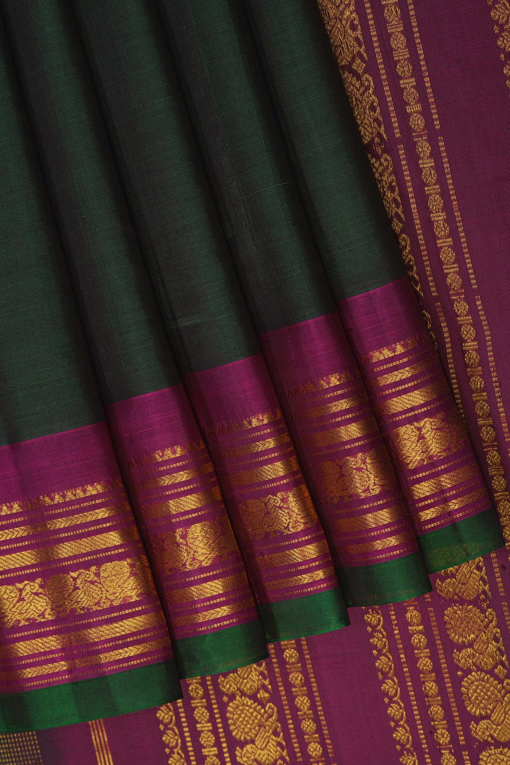 Image of Gadwal Cotton Green Saree