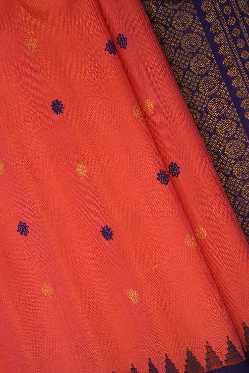 Image of Gadwal Silk Peach Saree