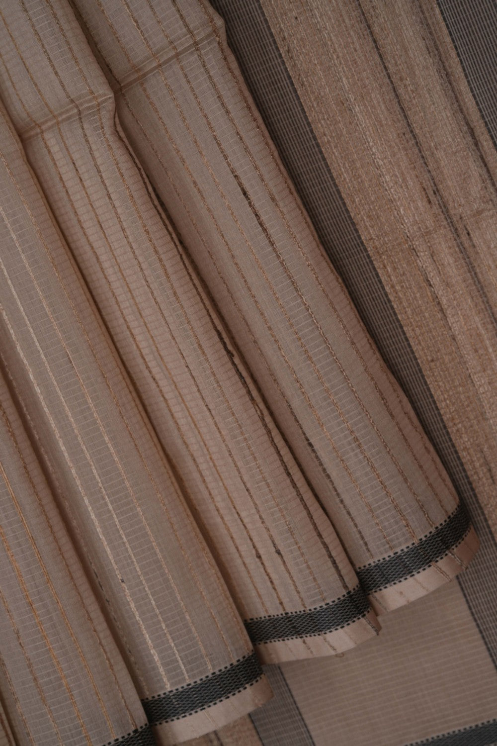 Image of Beige Maheshwari Silk Saree