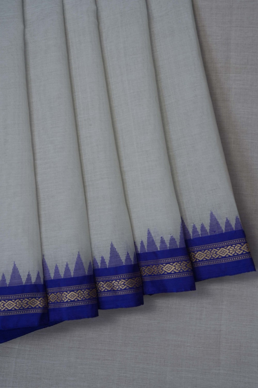 Image of Off-White Ponduru Cotton Saree