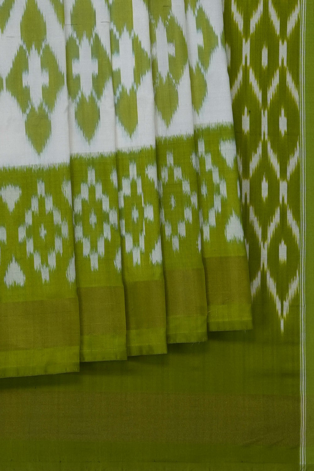 Image of Green Pochampally Ikat Silk Saree