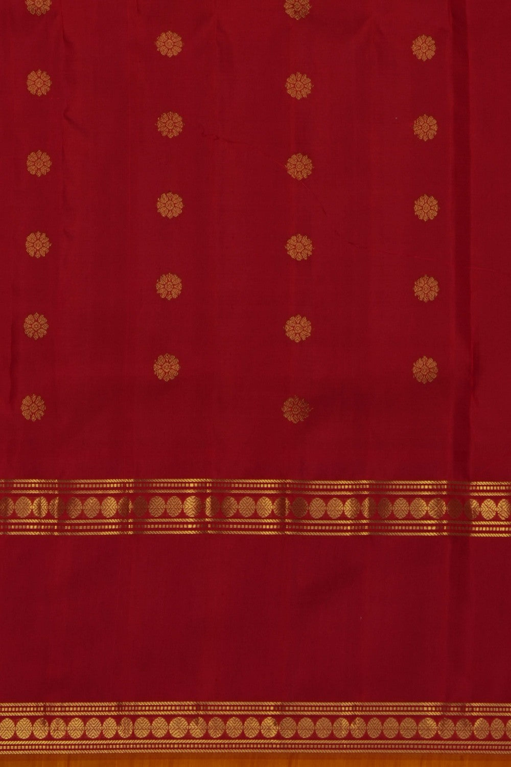 Image of Off-White Gadwal Silk Kattam Saree