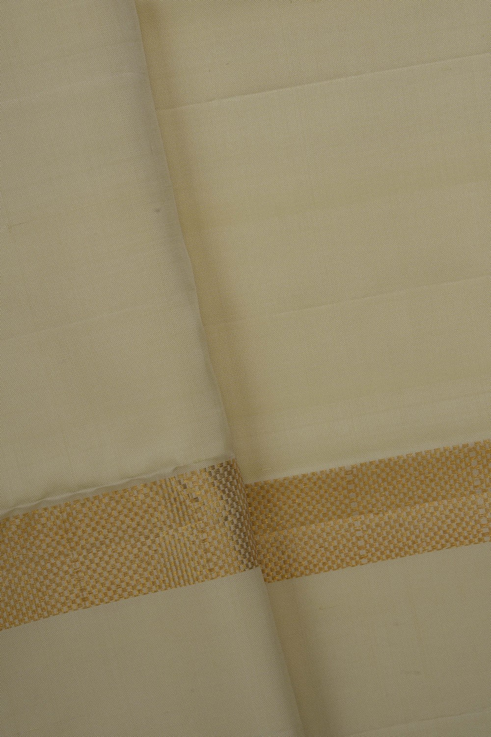 Image of Kanchi Silk Dhoti With Kanduva (8 X 4) 2 PCS Set