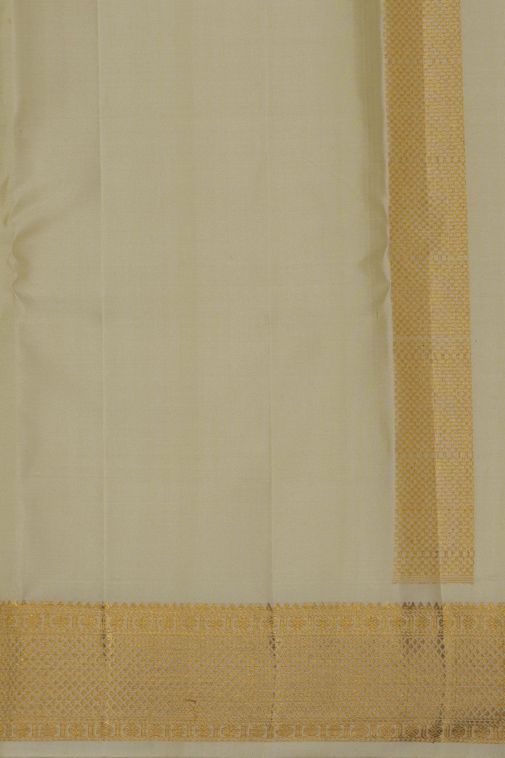 Image of Kanchi Silk Dhoti With Kanduva (8 X 4) 2 PCS Set