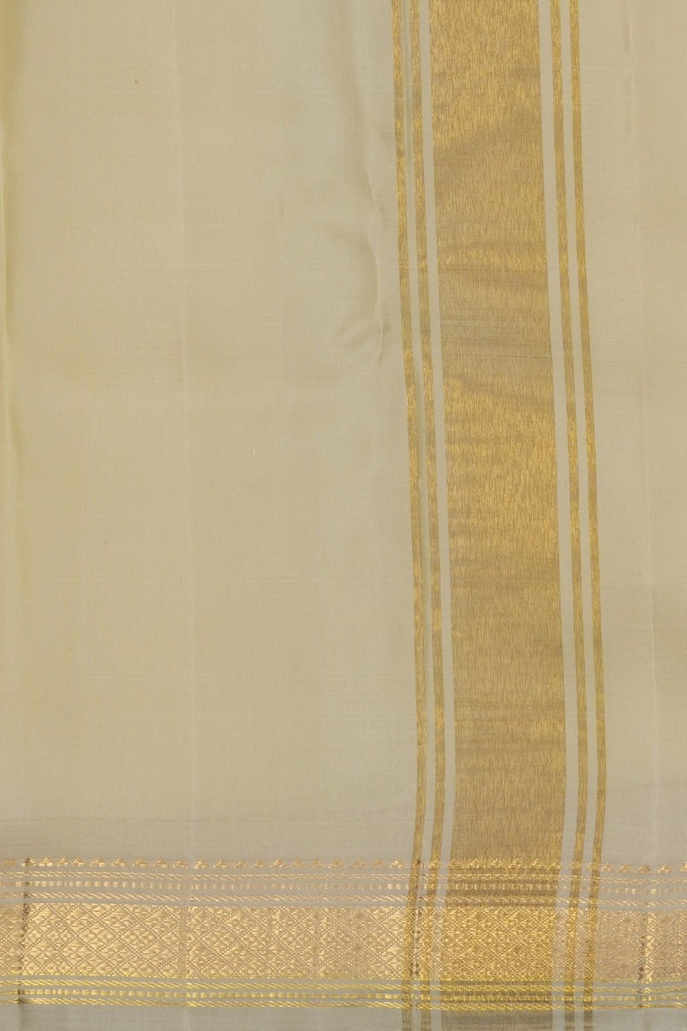 Image of Kanchi Silk Dhoti With Kanduva (8 X 4) 2 PCS Set