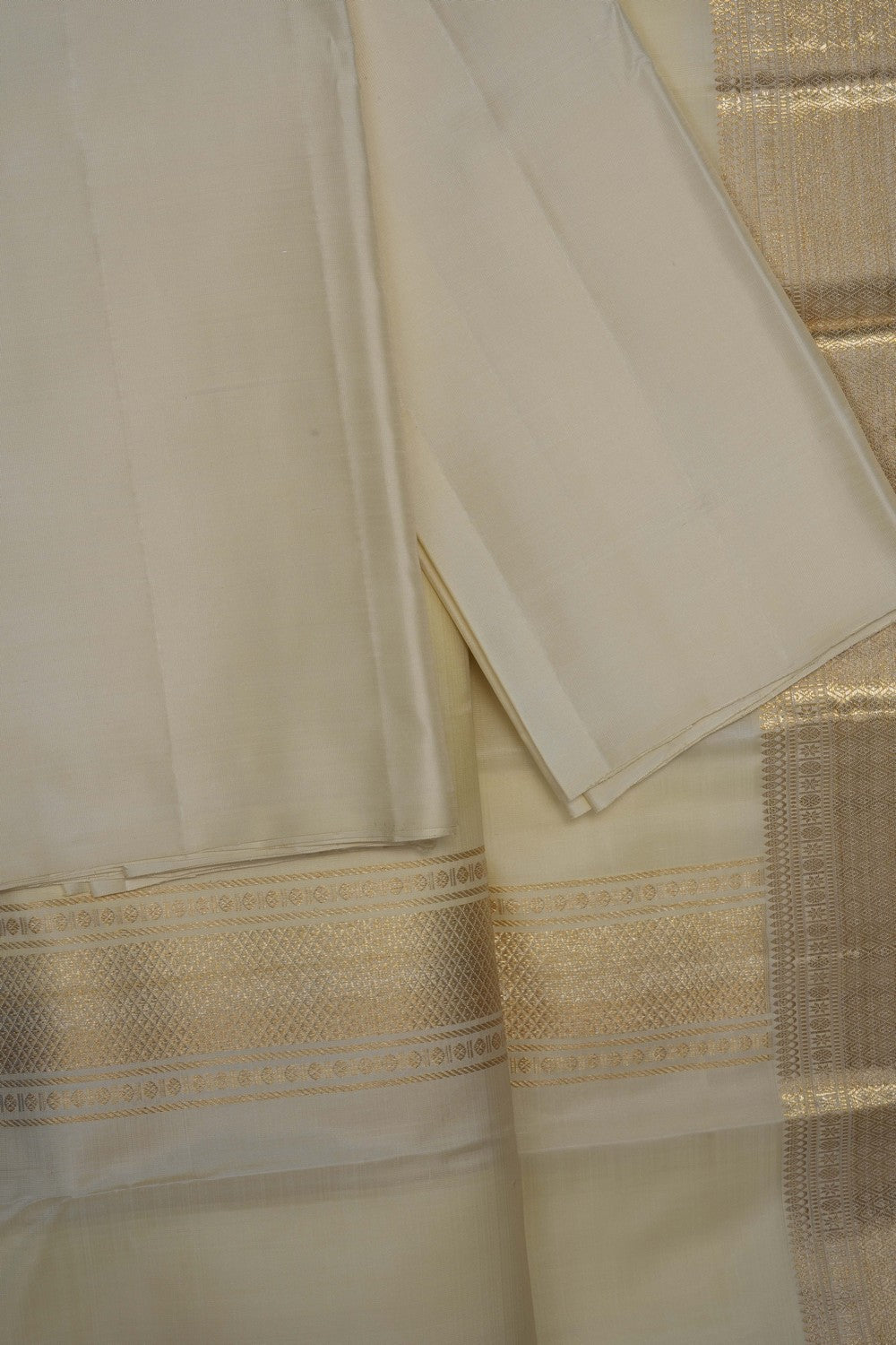 Image of Kanchi Silk Dhoti With Kanduva (8 X 4) 3 PCS Set