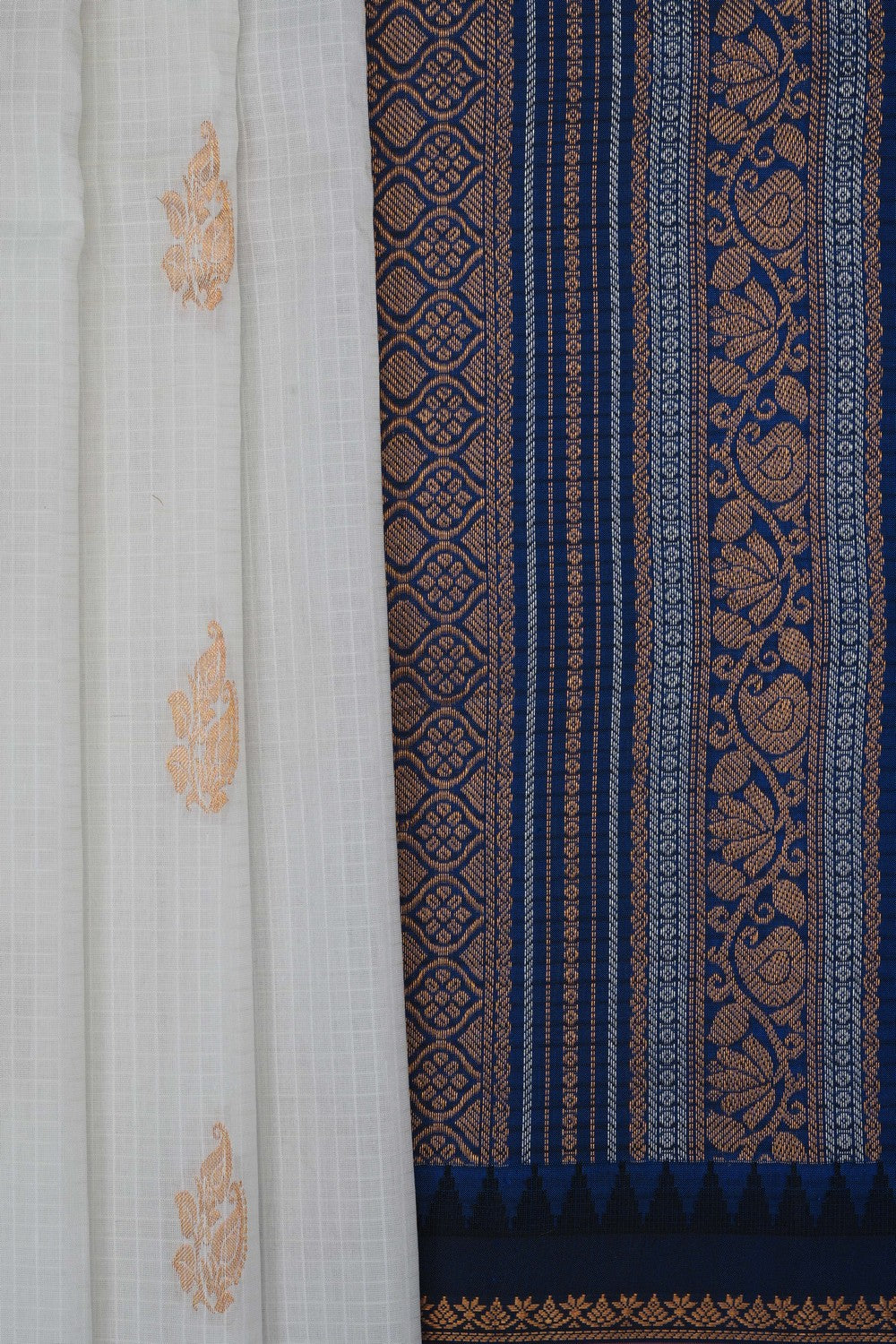 Image of White Gadwal Cotton Silk Saree