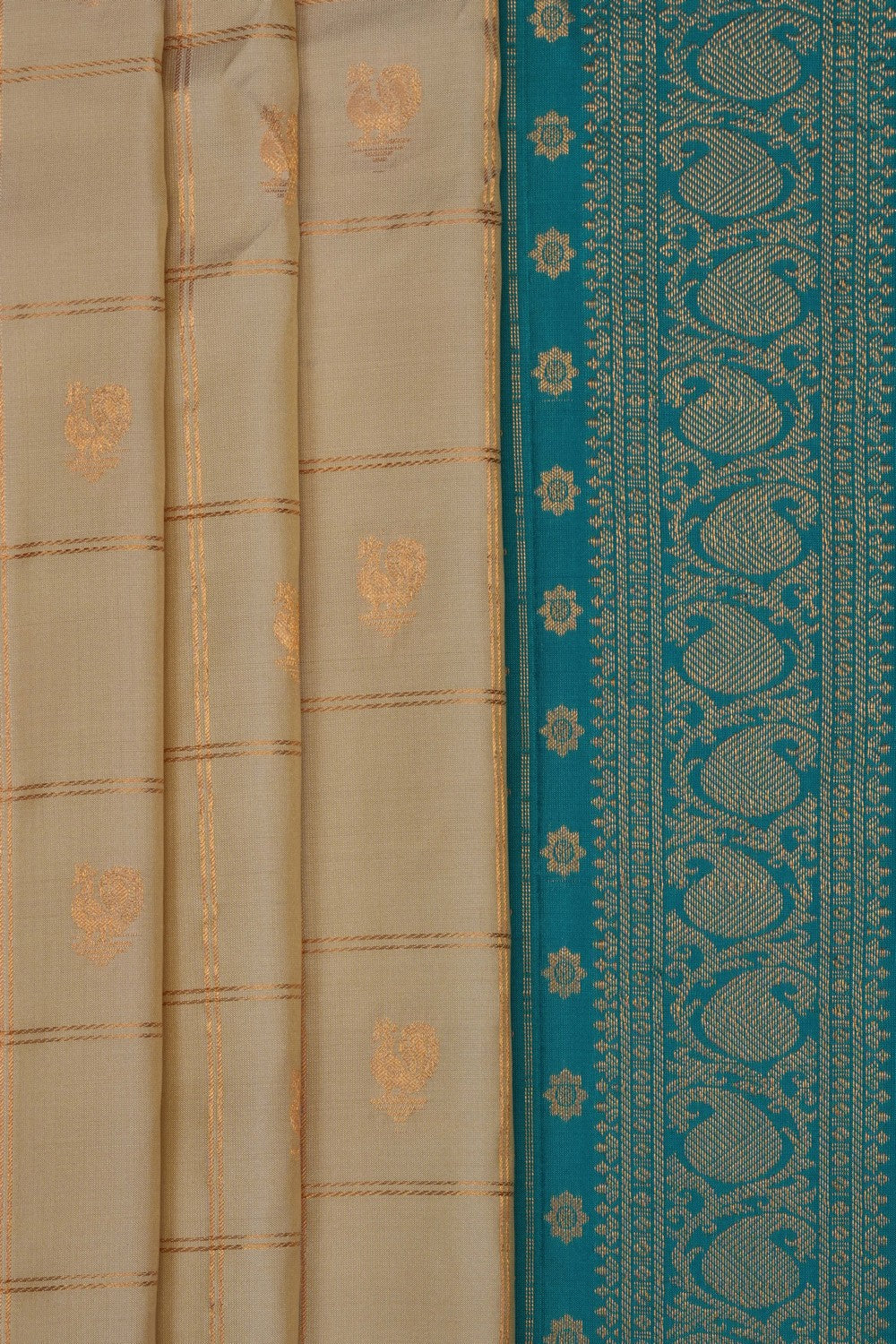 Image of Off-White Gadwal Silk Kattam Saree