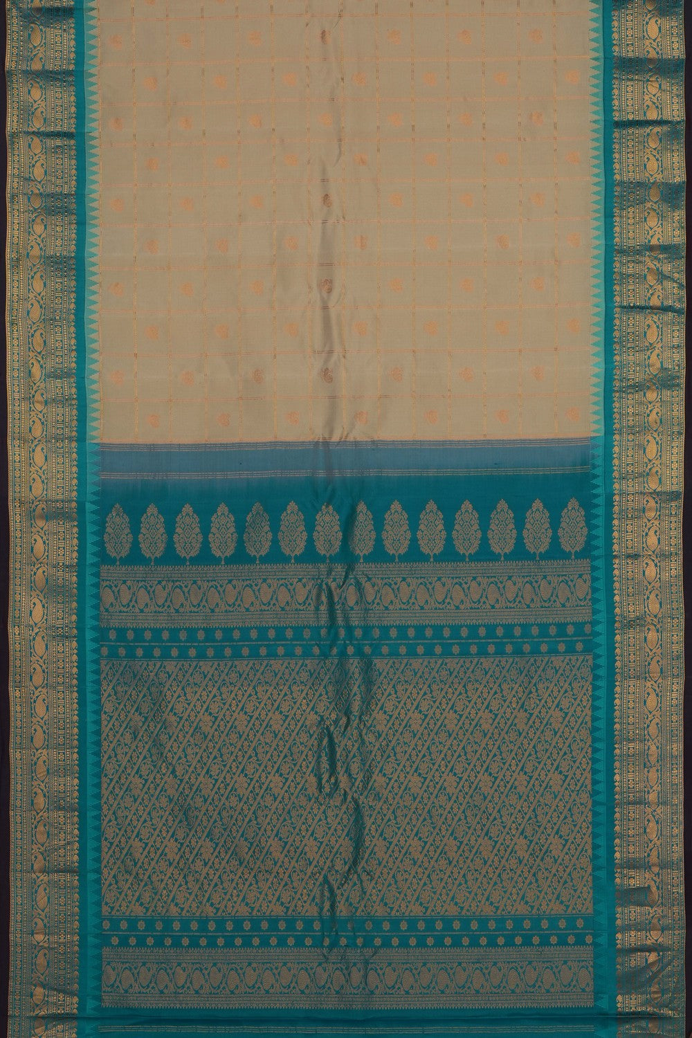 Image of Off-White Gadwal Silk Kattam Saree