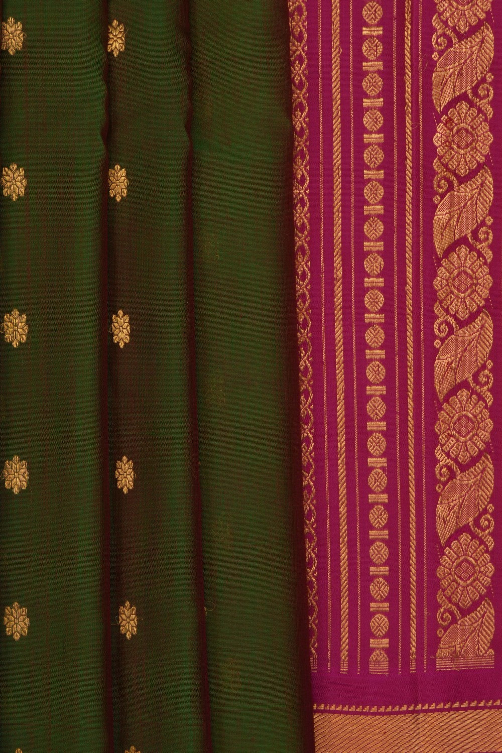 Image of Green Gadwal Silk-Cotton Saree