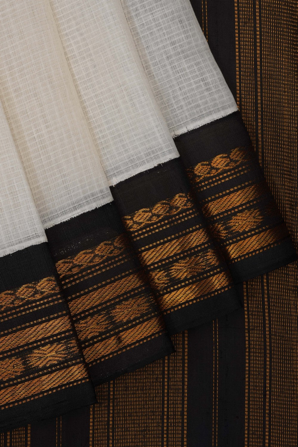 Image of Off-White Gadwal Cotton Saree