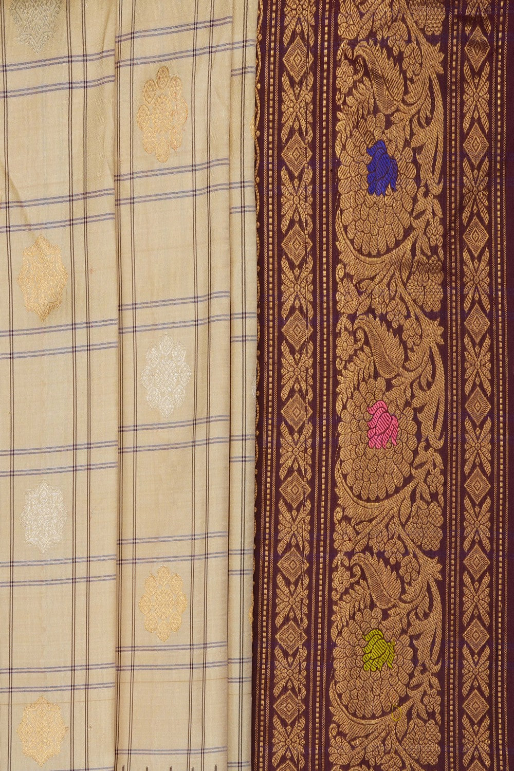 Image of Cream Gadwal Silk Kattam Saree