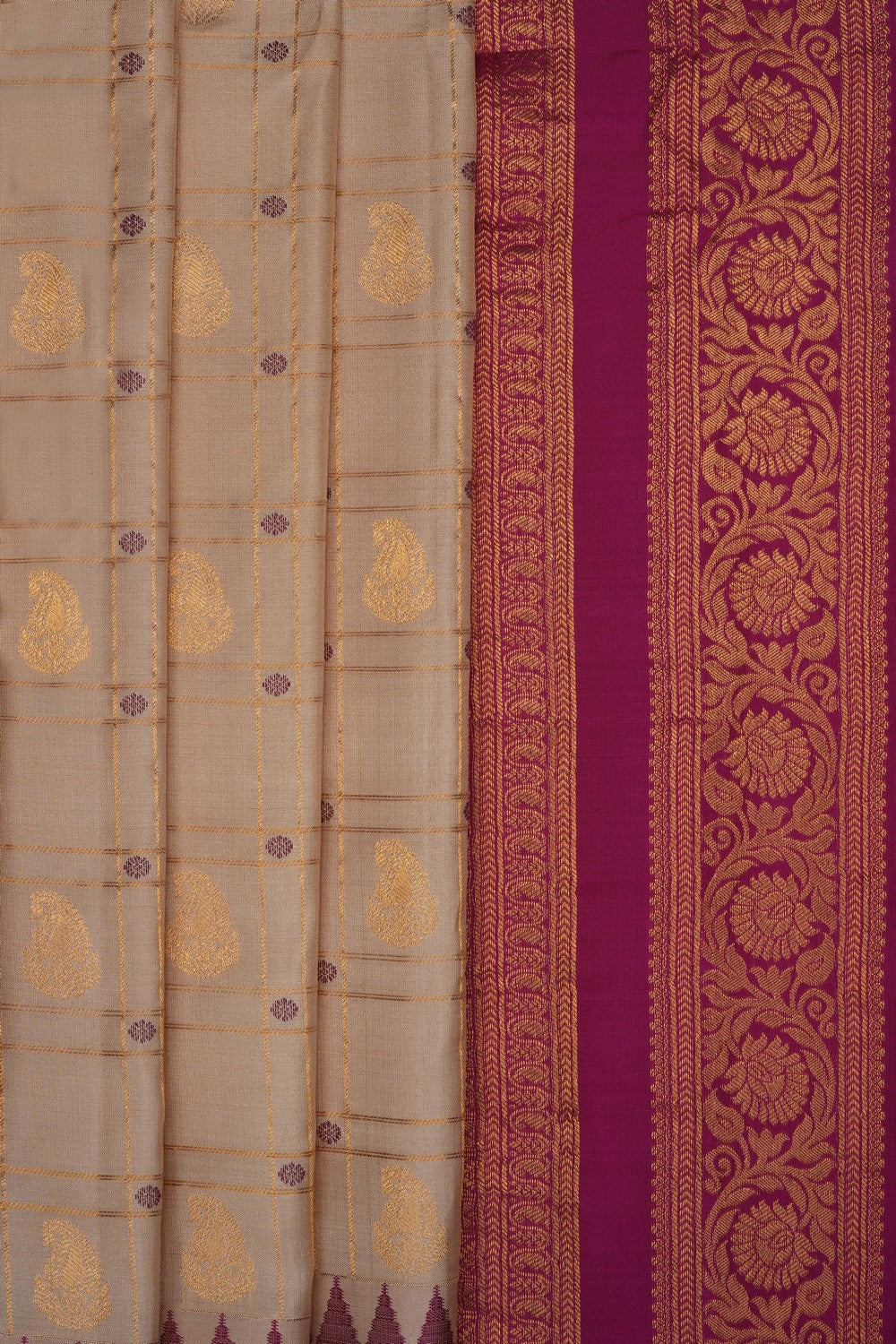 Image of Off-White Gadwal Silk Kattam Saree