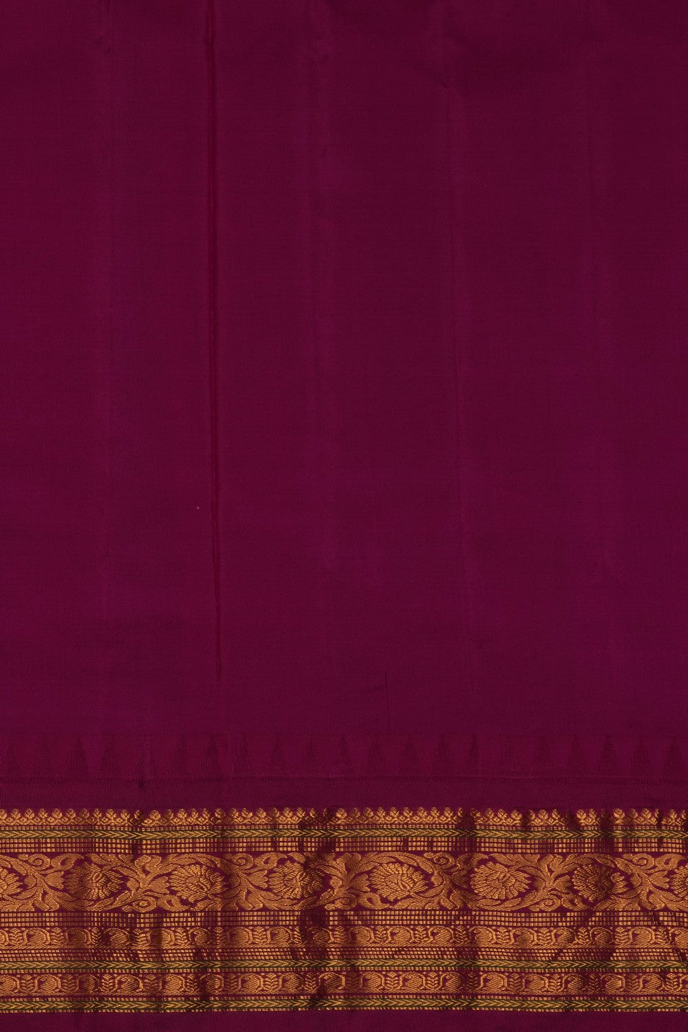 Image of Off-White Gadwal Silk Kattam Saree