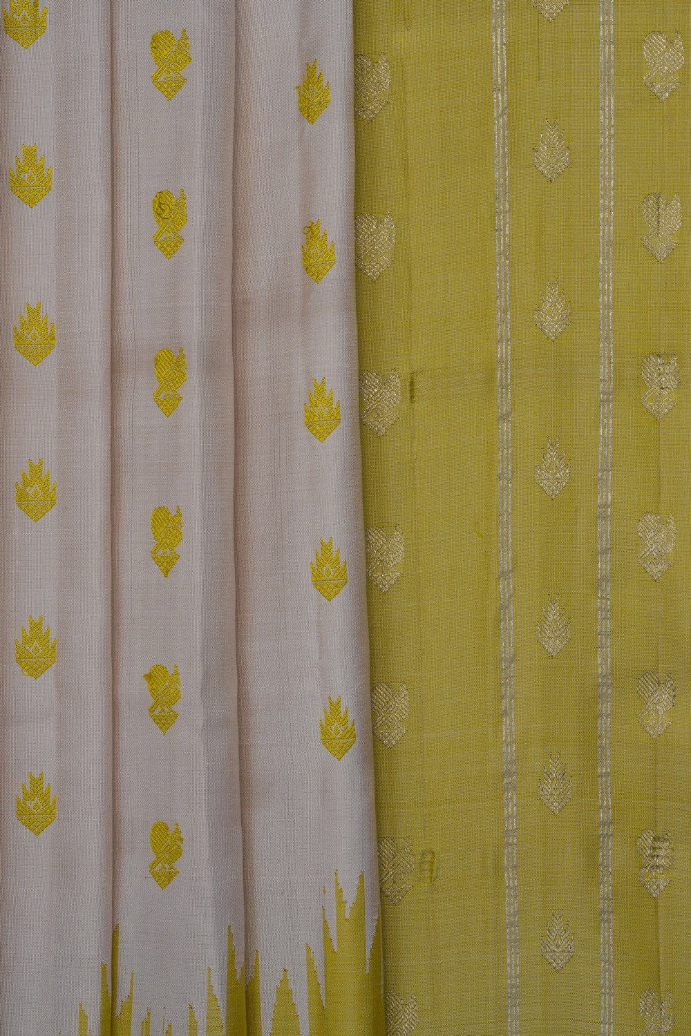 Image of Off-White Gadwal Silk Saree