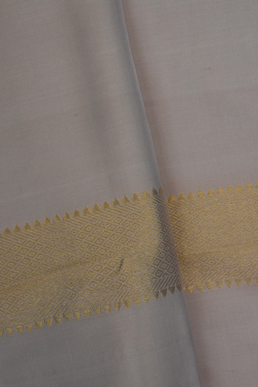 Image of Kanchi Silk Dhoti With Kanduva (8 X 4) 2 PCS Set