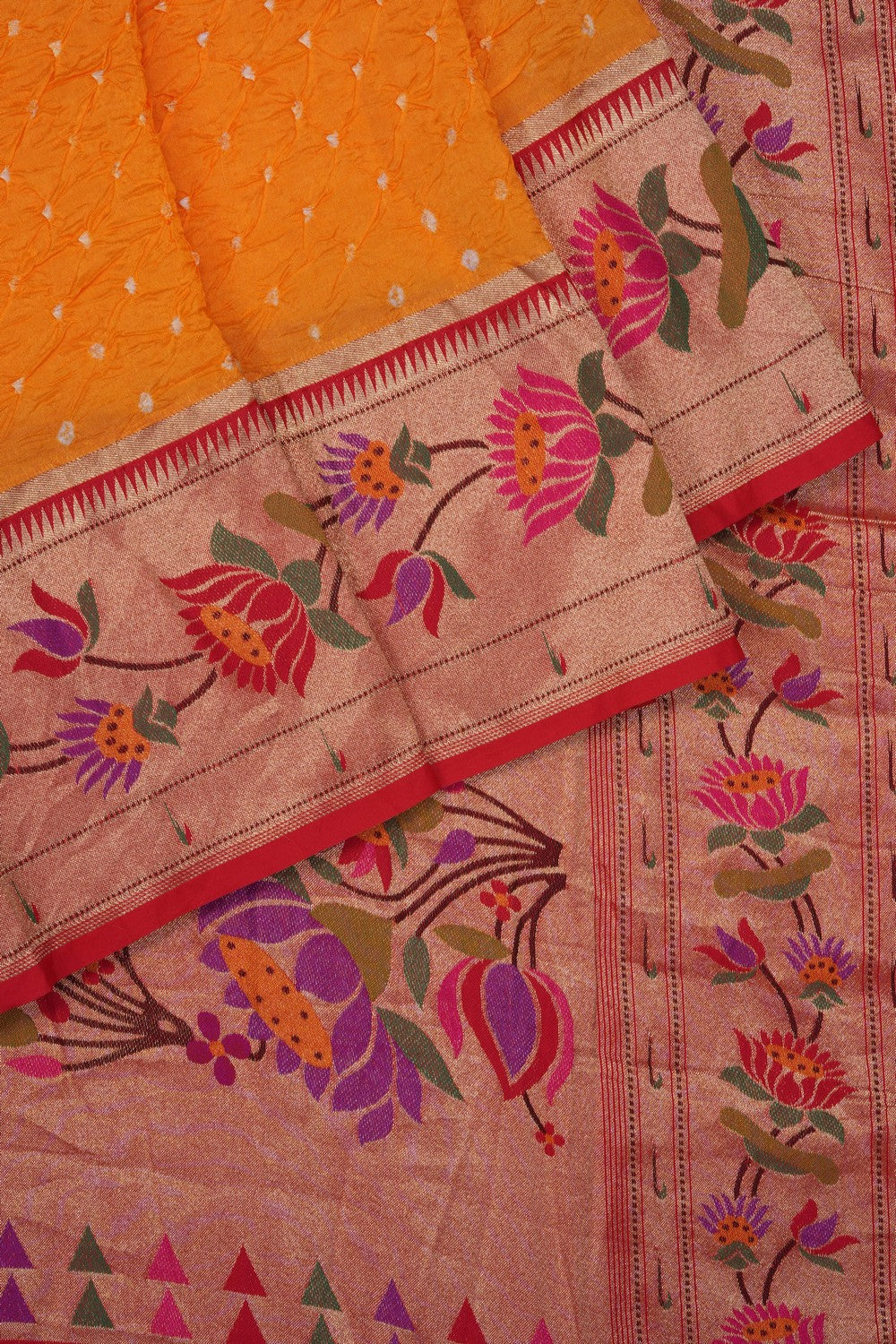 Image of This exquisite Fusion Bandhani Paithani Saree