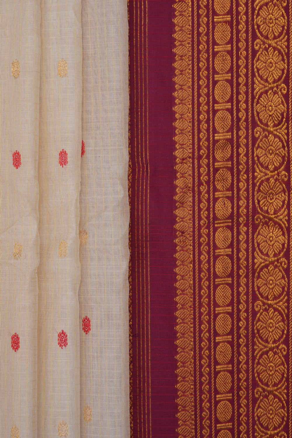 Image of Off-White Gadwal Silk Cotton Saree