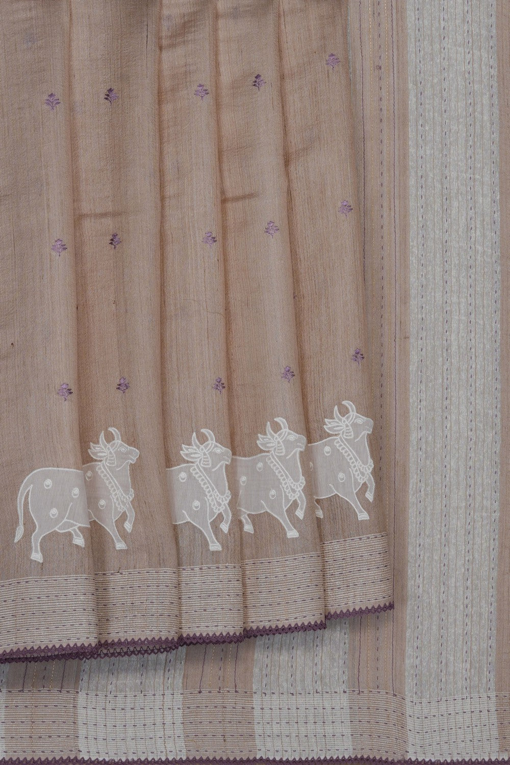 Image of skillfully-appliquéd-onto-the-drape-p-18940756
