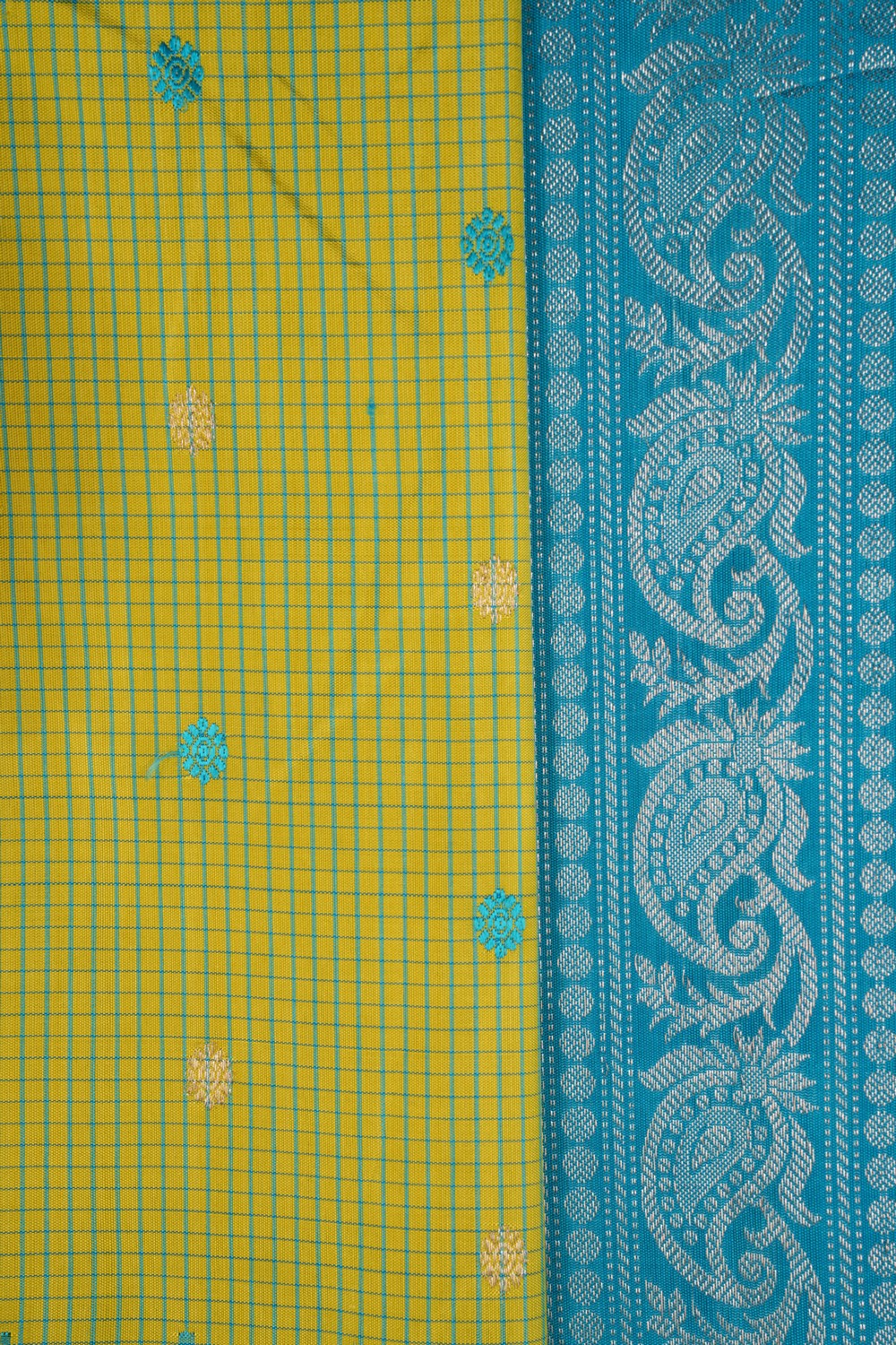 Image of Gadwal Silk Spring Green Kattam Saree