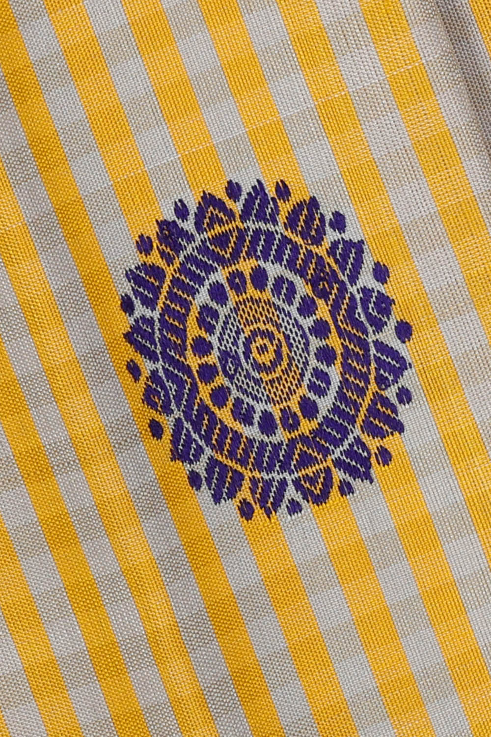 Image of Kattam Pattern Gadwal Silk Saree