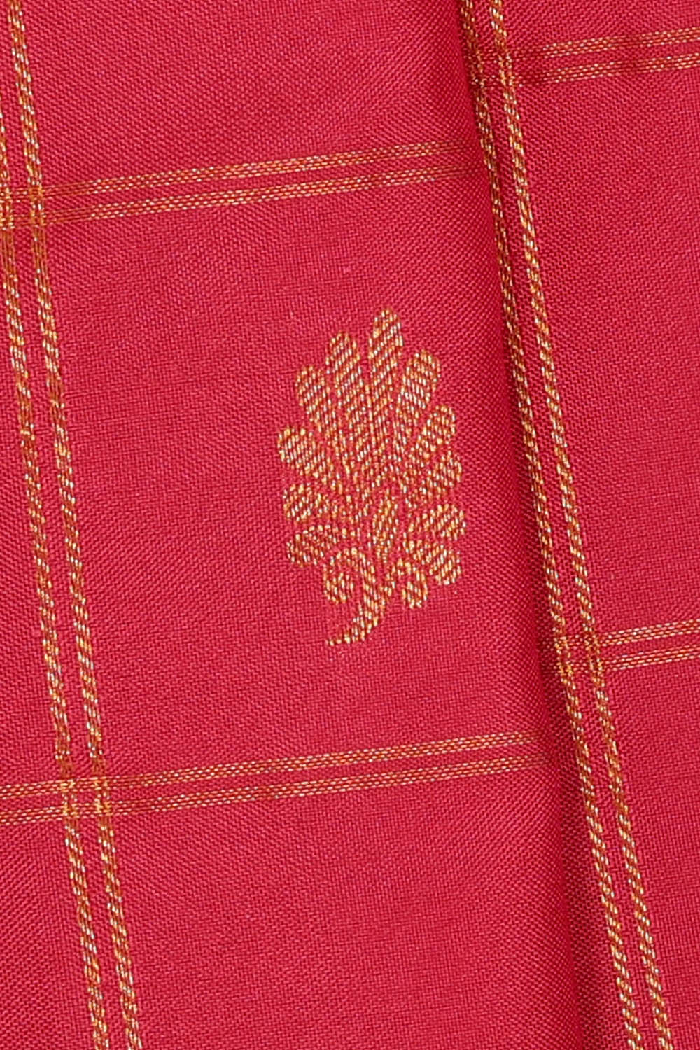 Image of Coral-Pink Gadwal Silk Saree