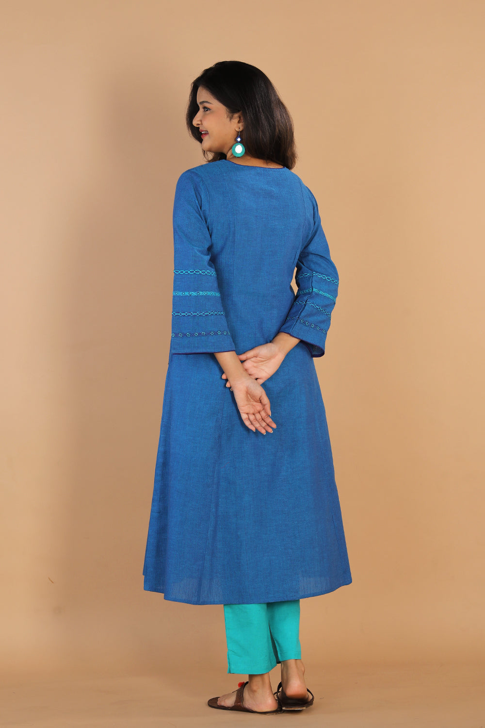 Thread embroidered deep blue cotton woven kurta