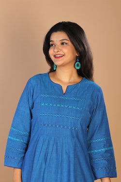 Image of Thread embroidered deep blue cotton woven kurta