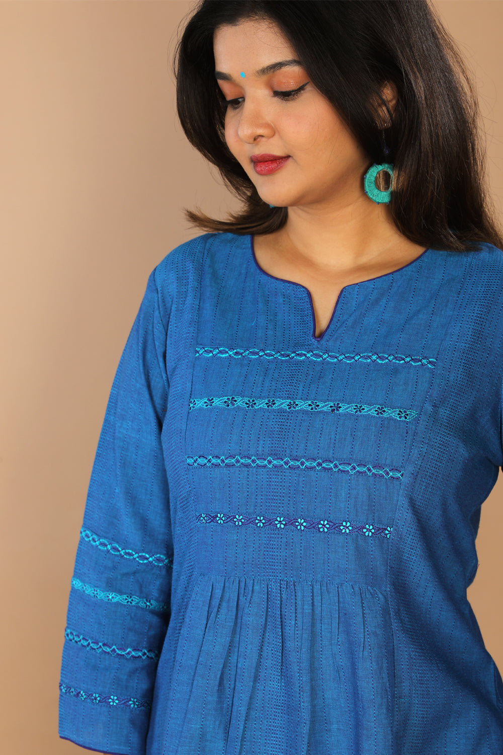 Thread embroidered deep blue cotton woven kurta