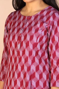 Collection of Handwoven cotton Pochampally Ikat kurta in a gallery layout