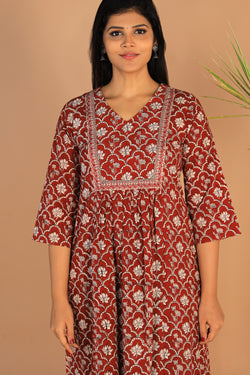 Image of Embroidered cotton Bagh block printed  kurti