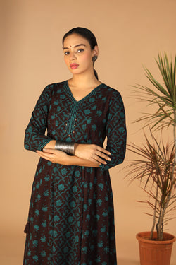 Image of Paneled cotton Bagh long Kurti