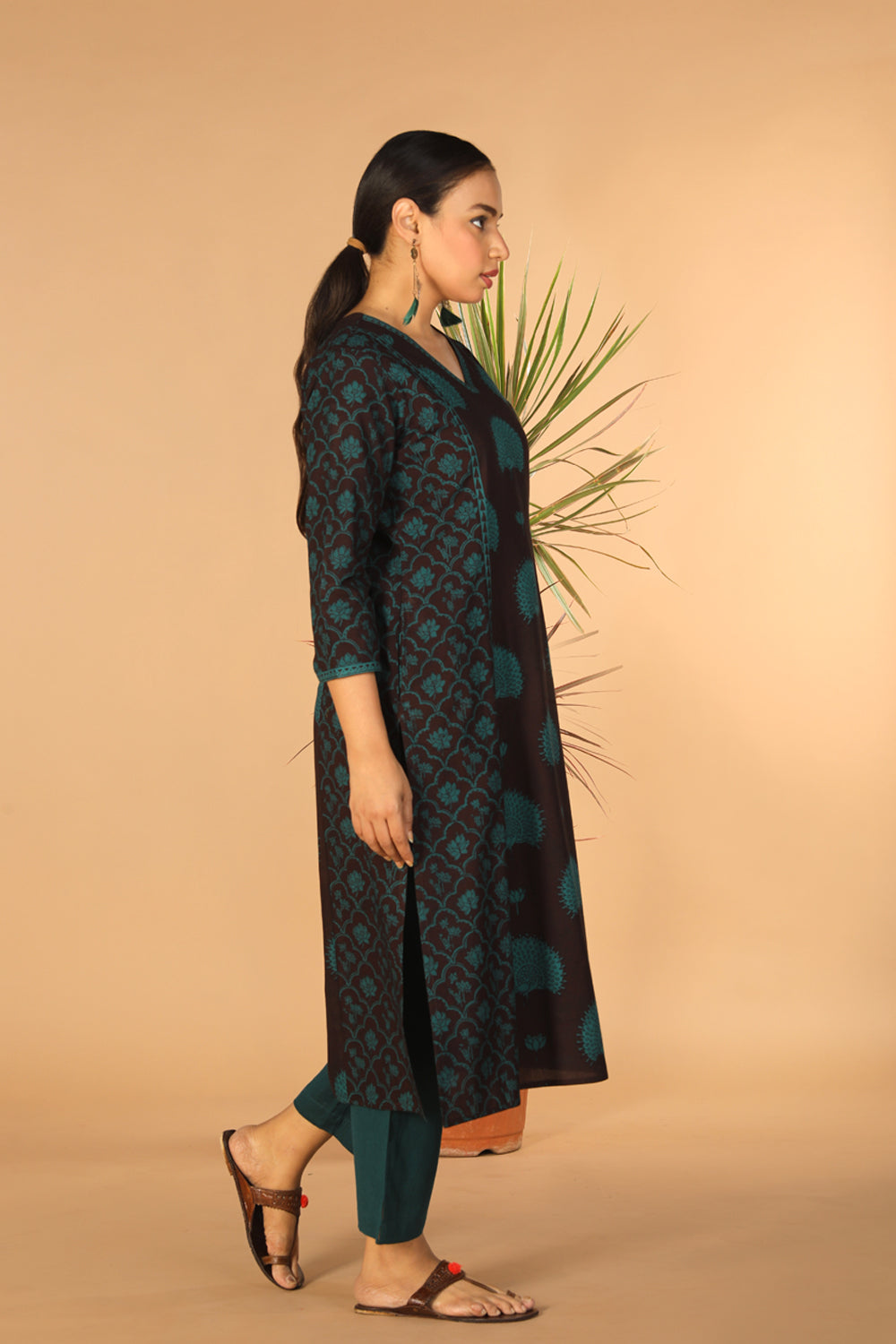Image of Black Paneled cotton Bagh kurta