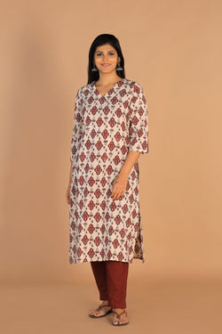 Image of Off-white Cotton Bagh Handblock printed Kurta