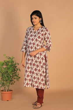 Image of Off-white Cotton Bagh Handblock printed Kurta