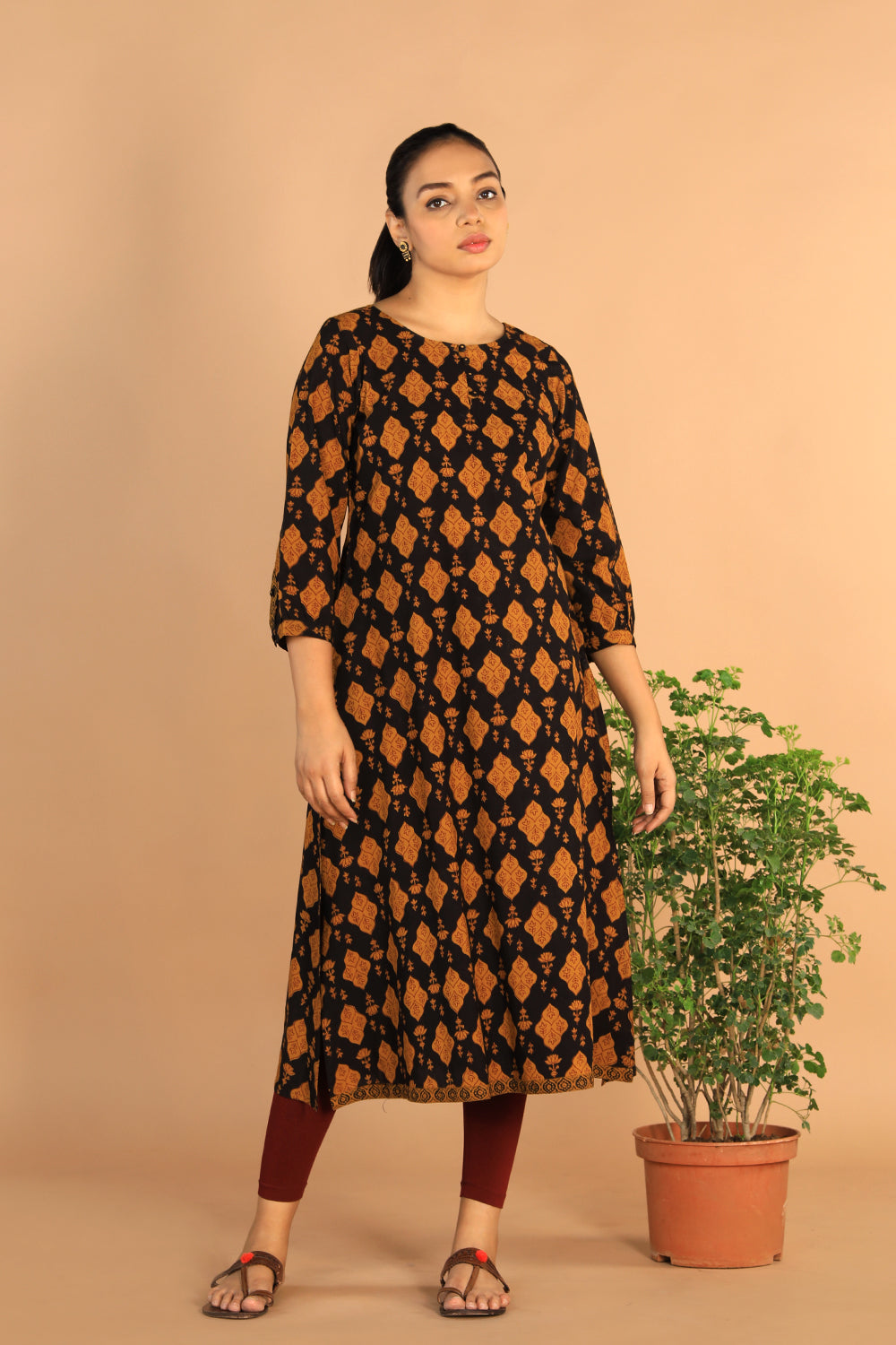 Image of Charcoal Black Cotton Bagh Print kurta